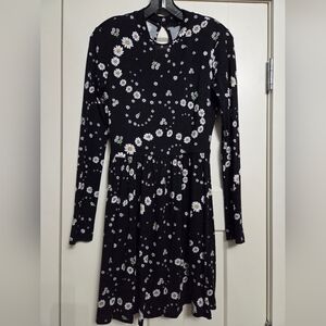 H&M Black Daisy Long Sleeve Dress